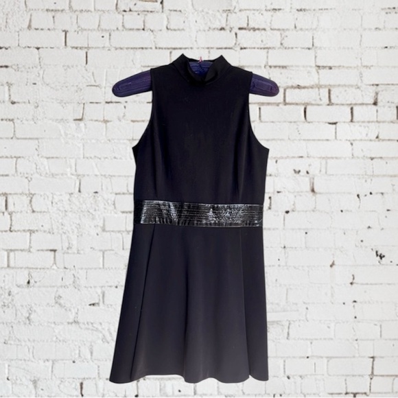 Alice + Olivia Sleeveless Black Fit & Flare Dress W/ Leather Cummerbund Small - Picture 3 of 12